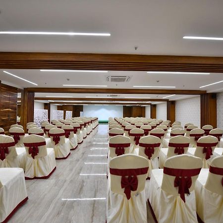 Hotel Urban Delight Managed By Cannychoice 비자야와다 외부 사진