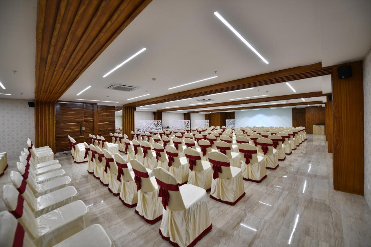 Hotel Urban Delight Managed By Cannychoice 비자야와다 외부 사진