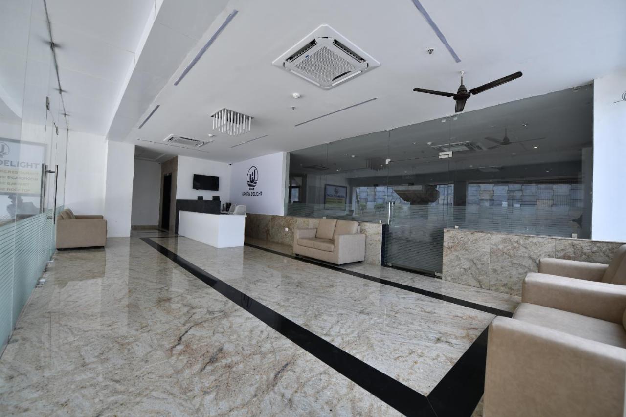 Hotel Urban Delight Managed By Cannychoice 비자야와다 외부 사진