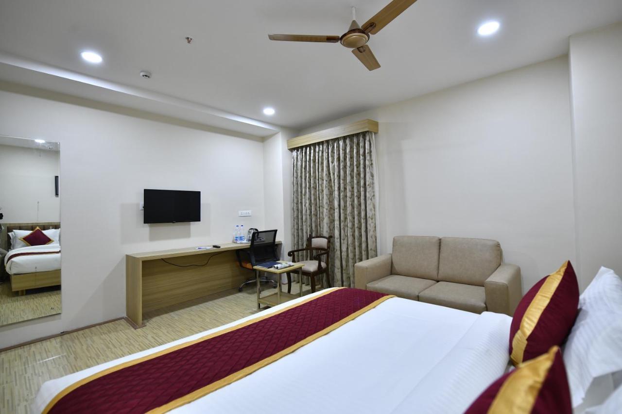 Hotel Urban Delight Managed By Cannychoice 비자야와다 외부 사진