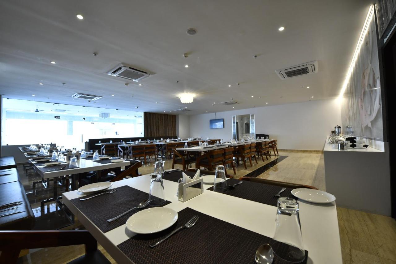 Hotel Urban Delight Managed By Cannychoice 비자야와다 외부 사진