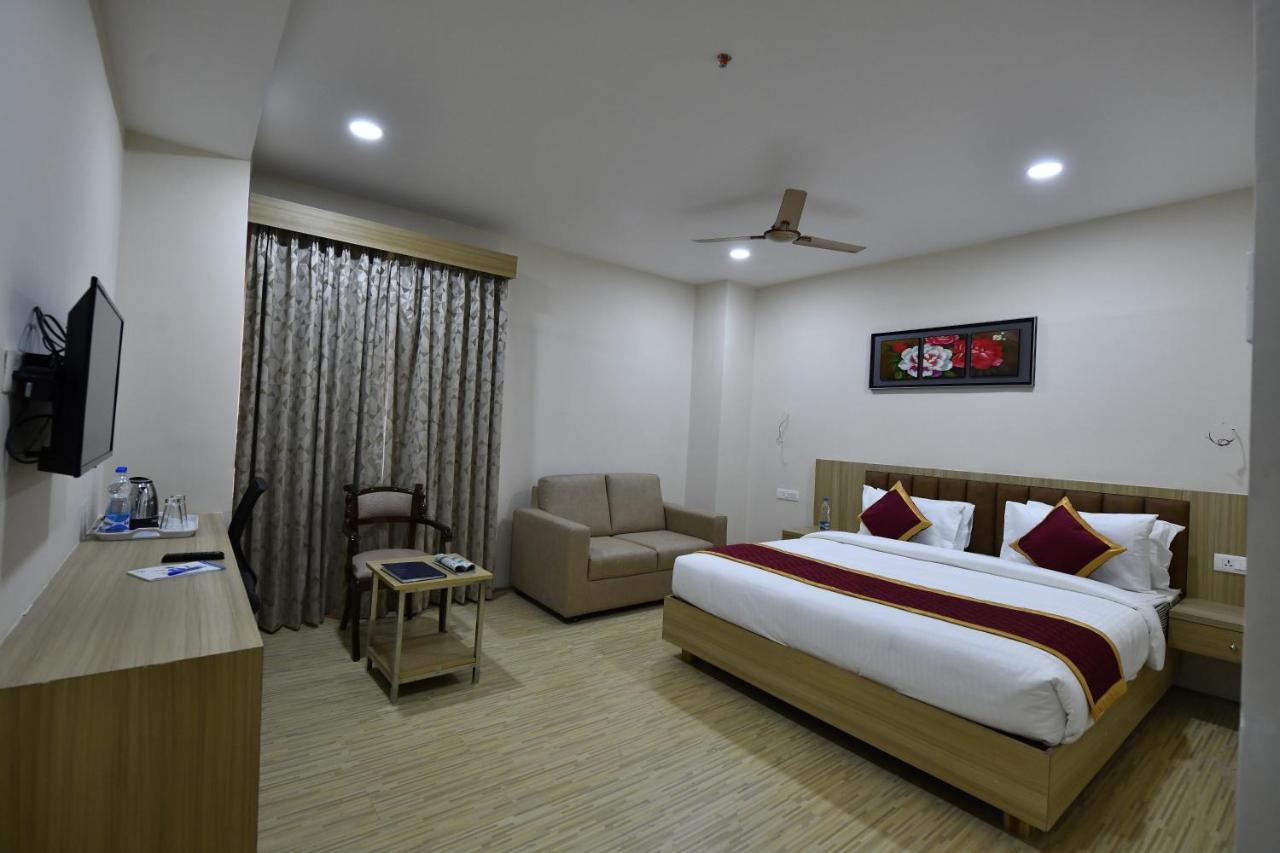 Hotel Urban Delight Managed By Cannychoice 비자야와다 외부 사진