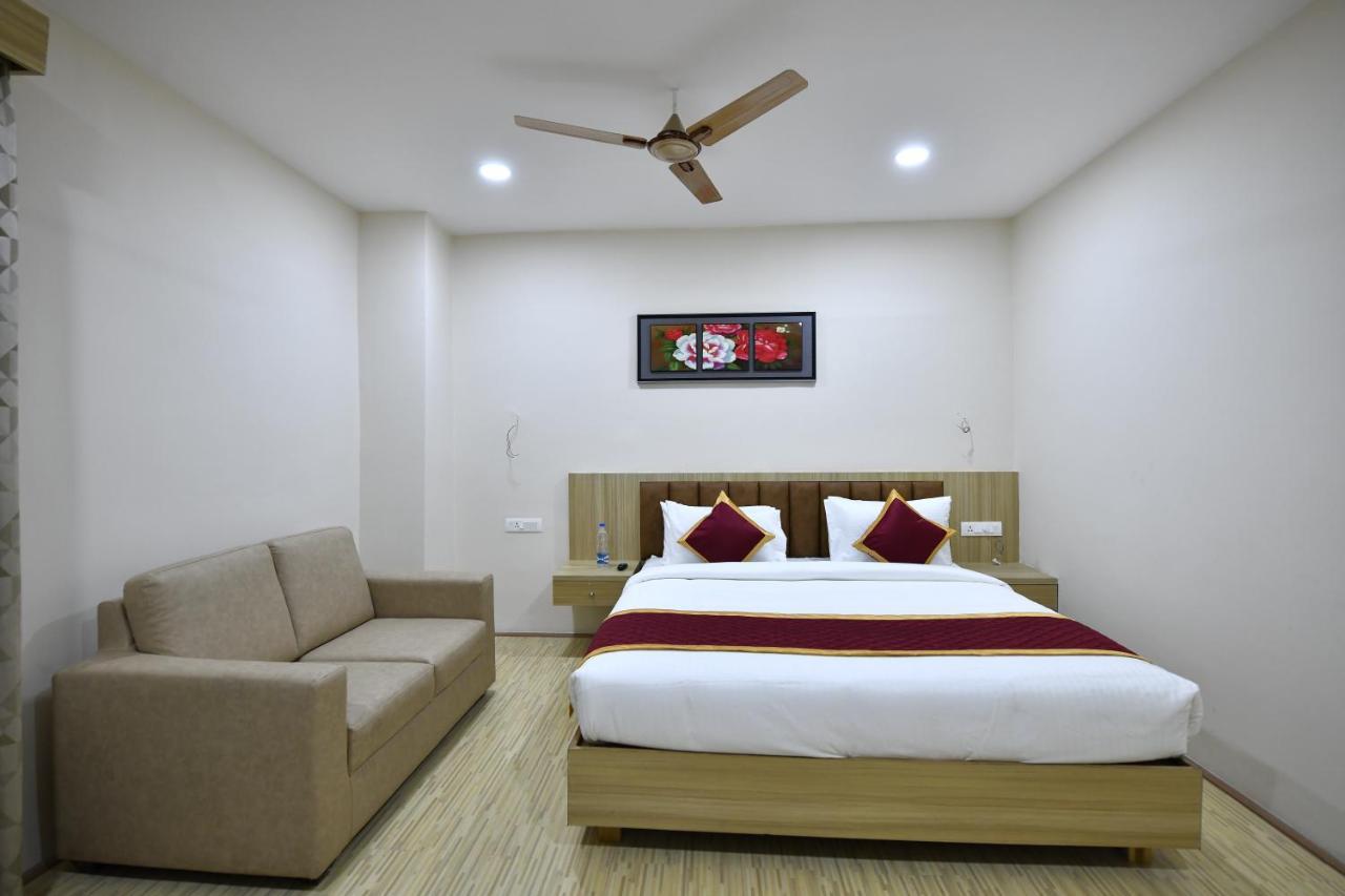 Hotel Urban Delight Managed By Cannychoice 비자야와다 외부 사진